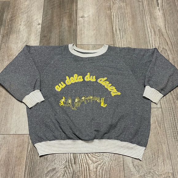 Vintage Y2k gray graphic French au dela du desert sweatshirt crewneck 2x - Picture 3 of 7